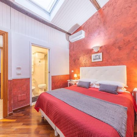 Room In Bb - Skylight Double Room In History House Ρώμη Εξωτερικό φωτογραφία