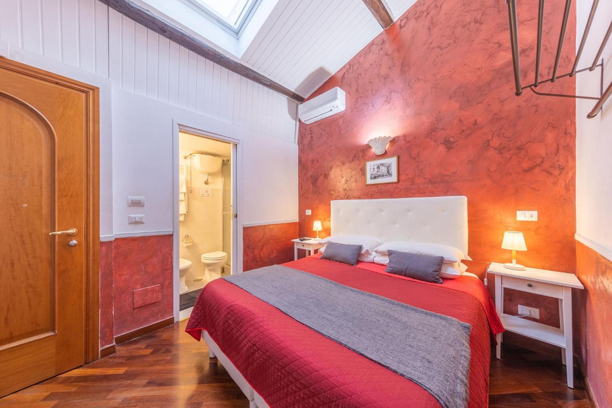 Room In Bb - Skylight Double Room In History House Ρώμη Εξωτερικό φωτογραφία